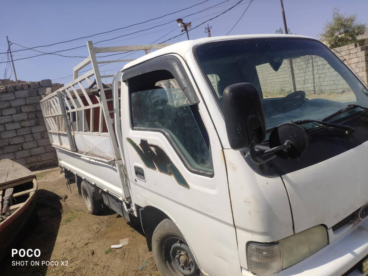 السلام عليكم كيه حمل للبيع فونتيره موديل 98 رقم صلاح الدين انطيه شرط شاصي وكير محرك واكصن كلو معمر  صدر معمر جديد  طخم تاير جديد السياره جهزه السعر 60وبيه مجال رقم البايل ***********
