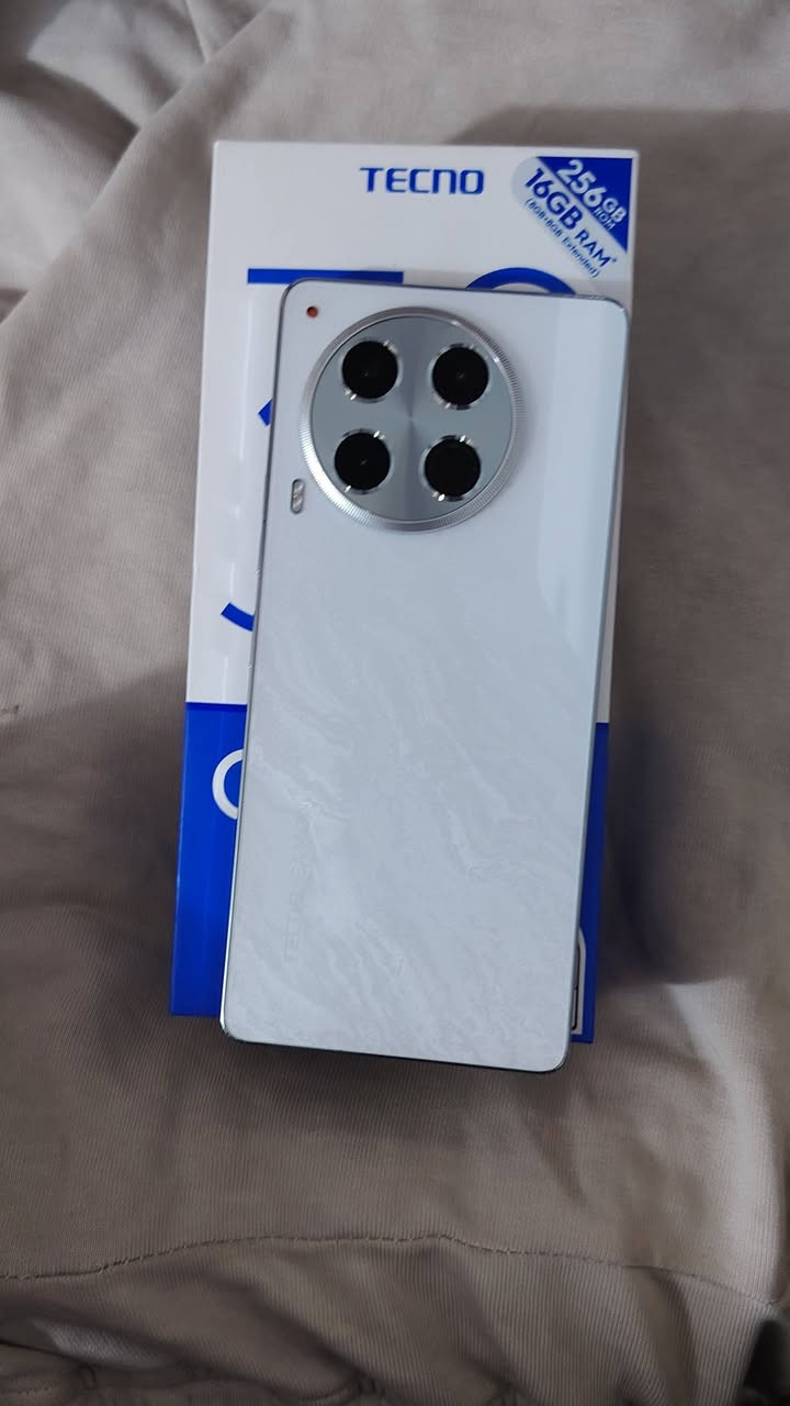 سلام عليكم ورحمة الله وبركاته
جهاز موبايل TECNO CAOMON30 للبيع
جهاز نضيف شخط مابي نضافته 95٪
مكاني نجف للتواصل واتساب *********** سعر خاص
