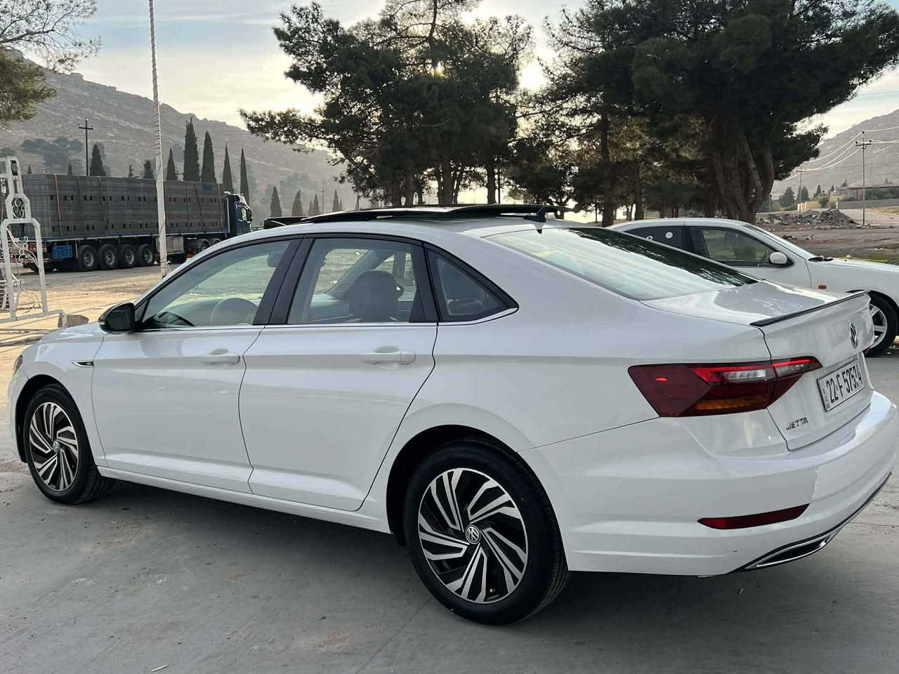 جیتا (2019 SEL Premium )
فول مواسەفات
( کوشن گەرم .کوشن سارد . بەسمە .  پانۆراما . ئاوینە هیتەر . ٤ مۆد لێخورین . برێک بەسما . ئۆتۆ ستارد ستۆپ . ئێمپریفایەر . گێچ ئەلیکترۆنی . دەشبول لید ٣٢ رەنگ . رادارپێش و دوا ……) 
سەنەوی تازەیە تا ٢٠٣٠ هەزەی تازەیە 
چوار تایەی تازە بۆ بەسراوە 
هەموو شتێکی بەشەرت 
بۆنیتی دەعمێکی زۆر سوک ٢ پارچەش کلێری ئەمریکە 
سەیارە زۆر تازەو جوان ماوەتەوە 
پێشی کامل بەلادە بەس ئەو لایتانە هی ئەو مواسەفاتە نیە 
هەموو شتێکم نوسی وە
شوێن چەمچەمال،،تەکیە
نرخ 154 ومجال
 ***********
*********** السليمانية, العراق
