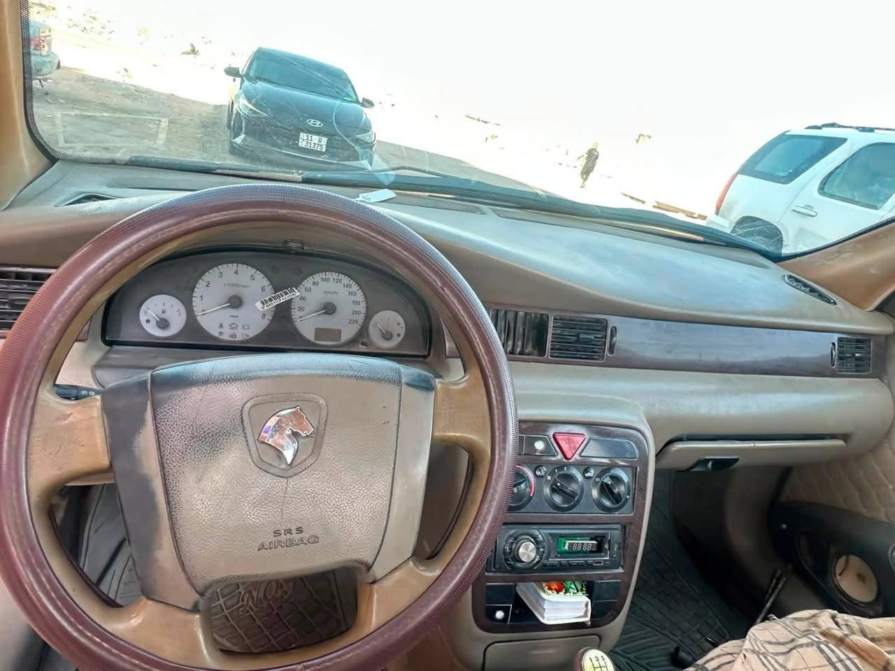 سمند ٢٠١١ 
مكينه بيها تنقيص قليل بس حلوه نظيفة
كير حداده تايرات 
البدي شوف العين
هيئة ع المشتري
السعر 16 ورقه وبيها مجال
البصرة / القبلة
***********
