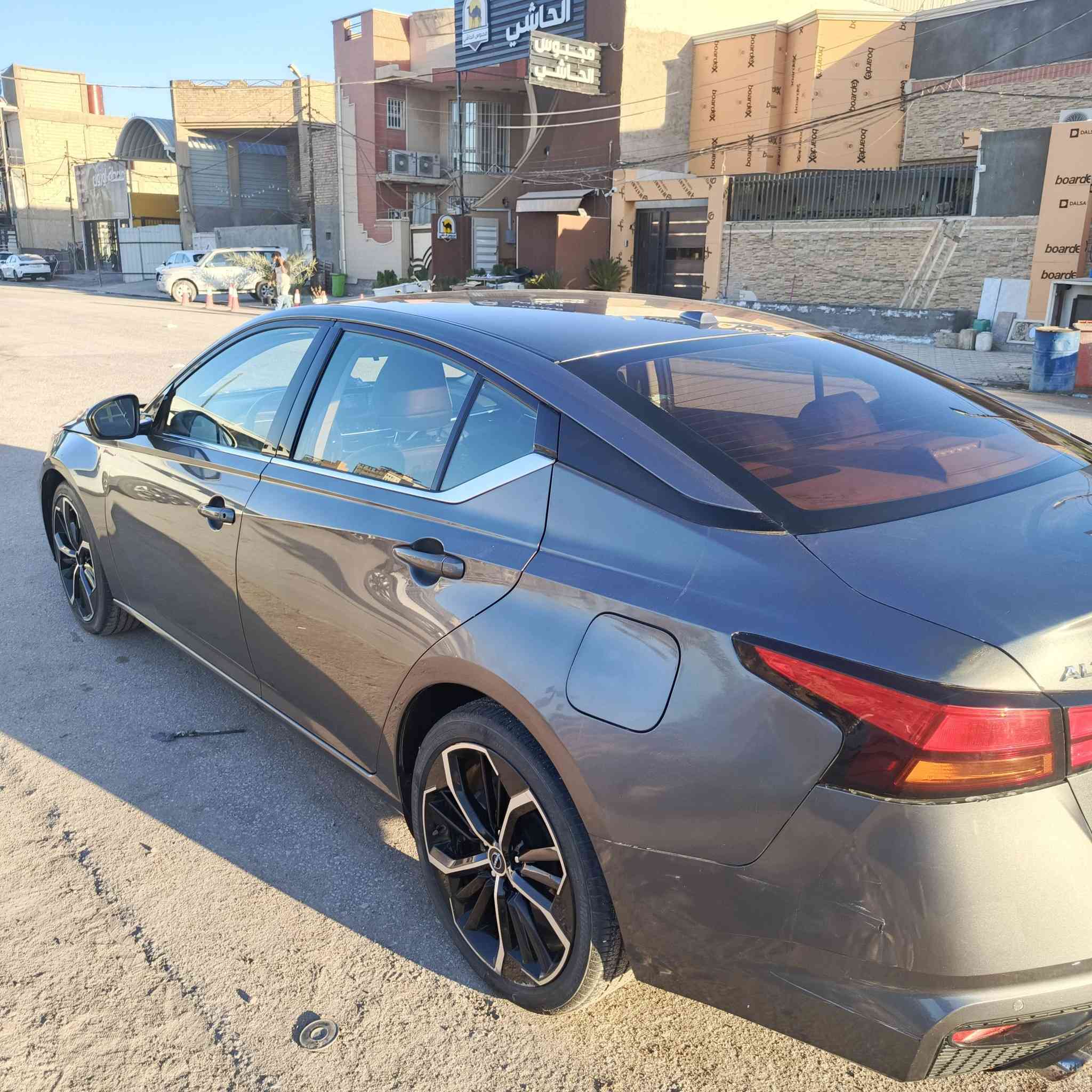 السلام عليكم 
Nissan Altema SR 
موديل 24 فوول مواصفات فتحة جلد شاشة كبيرة وباقي المواصفات حادثها خلفي ماشية 54 قابل للزيادة رقم نجف معوقين المعوق شاب ومستعد يسوي 100 وكالة عامة اللي يريد صور الحادث ورقم الشاصي يراسلني ويتدلل السيارة برغي ماناقصها السعر 145 مكان السيارة النجف للاستفسار الاتصال على الرقم 
***********
***********
