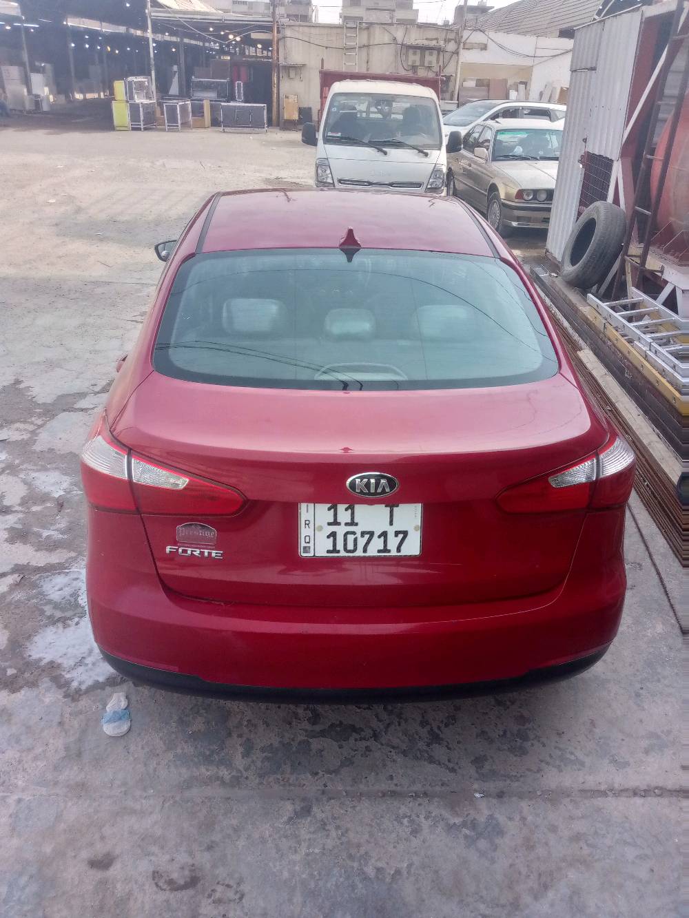 سلام عليكم 

كيا فورتي    لون احمر 

مديل 2016

مكينه دوش 1800.          كير اوتوماتيك AT

حادث وارد امريكي 

مواصفات نص فول 

الداخل لون واحد

رقم بغداد جديد 

تخم تاير خط ابيض 

العنوان بغداد العبيدي شهداء الثالثة 

السعر 112. وبيه مجال للطيبين

***********ه