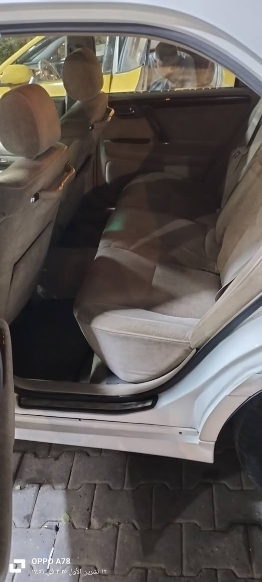 سلام عليكم للبيع سيارة كراون سيارة مكصوصا كصتين موديل 2001 محرك ففتي 3000بطل رقم بغداد باسمي دولي بسمي السعر 80وبيه مجال الرقم ***********
