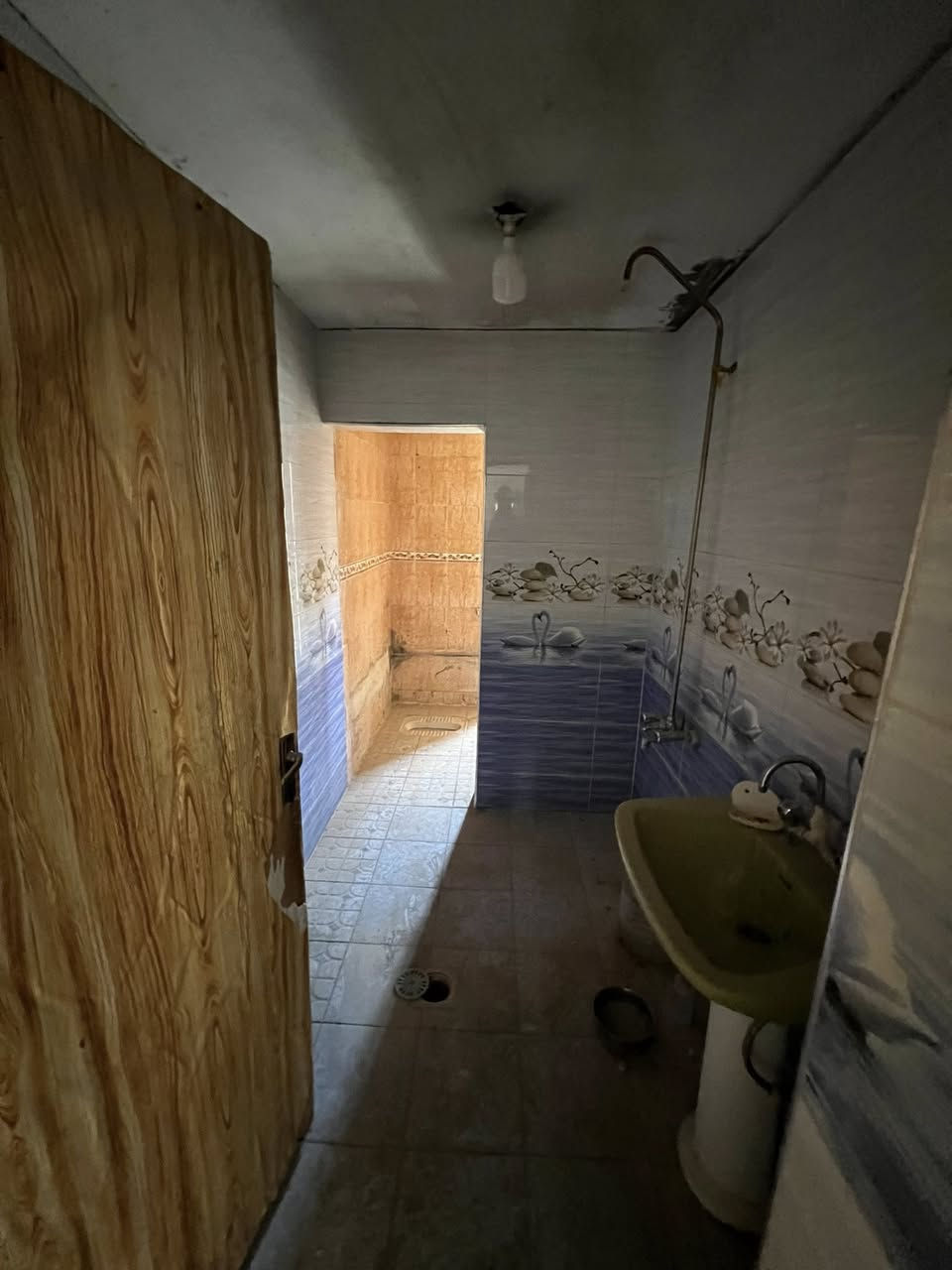 للإيجار دار سكني أو مخزن 

بيت كلاسيك مساحة 150 متر يحتوي على 3 غرف نوم مع 

خدمات للاستفسار عن السعر التواصل على الرقم 

***********
