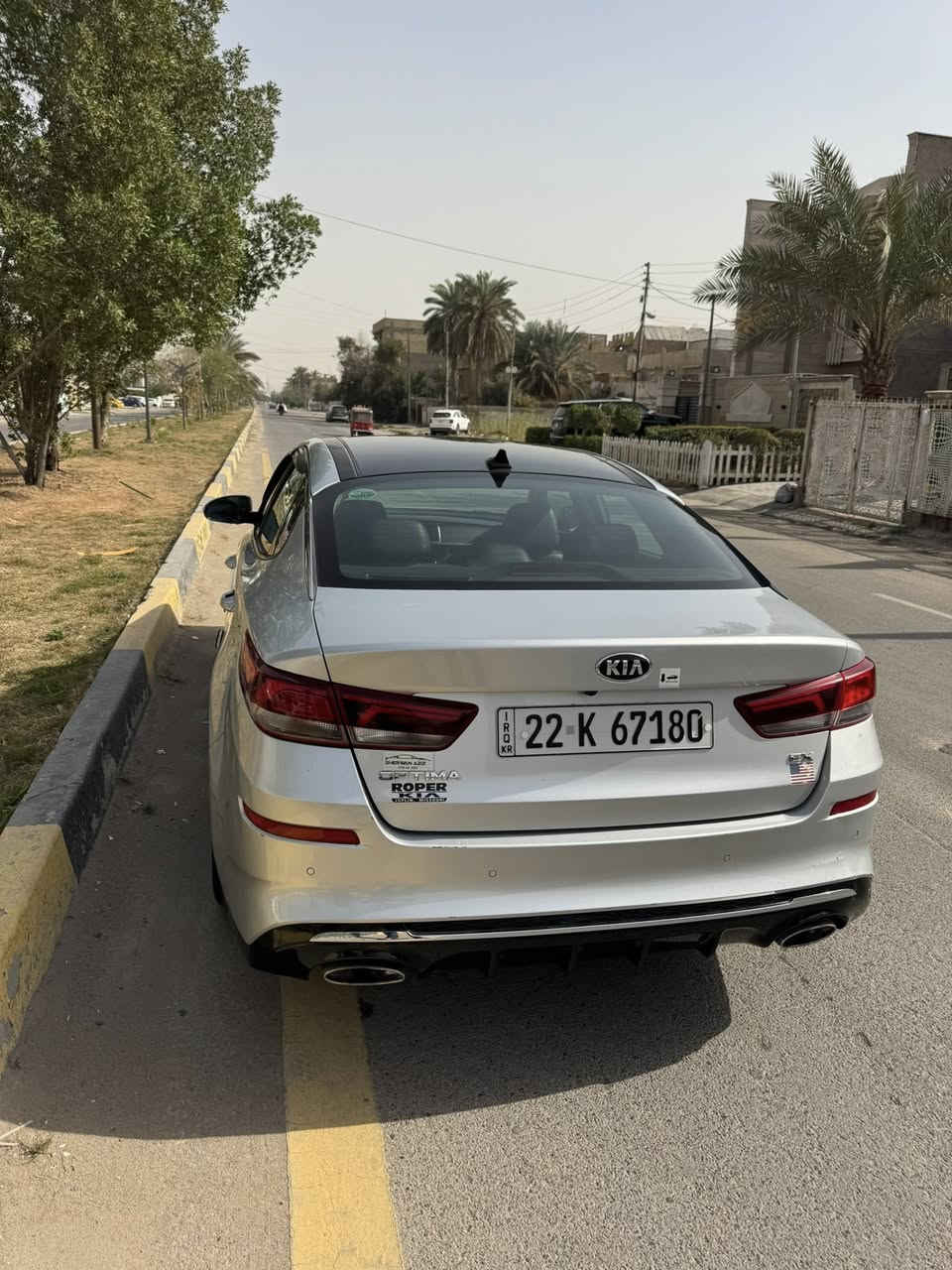 Kia optiama
سلام عليكم 

للبيع: كيا أوبتيما 2020 EX
 
المواصفات العامة:
• الموديل: 2020
• الفئة: EX
• المحرك: 1.6 لتر تيربو
• عدد السلندرات: 4 سلندر
• ناقل الحركة: أوتوماتيك 7 سرعات DCT
• نظام الدفع: دفع أمامي (FWD)

المواصفات الخارجية:
• مصابيح أمامية LED
• مصابيح نهارية LED
• مرايا جانبية كهربائية مع إشارات
• فتحة سقف بانوراما
• حساسات أمامية وخلفية
• كاميرا خلفية

المواصفات الداخلية والتقنية:
• مقاعد جلد
•خزن ميموري للمقاعد
• تحكم كهربائي بالمقاعد
• تبريد وتدفئة الكشنات الأمامية
• تدفئة الستيرن (المقود)
• شاشة وسطية تعمل باللمس
• نظام Apple CarPlay و Android Auto
• تشغيل بصمة (Keyless Start)
• دخول ذكي بدون مفتاح
• مكيف أوتوماتيك ثنائي التحكم
• مثبت سرعة
• إضاءة داخلية LED متغيرة الألوان

أنظمة القيادة والمساعدة:
• Auto Hold
• هاندبريك كهربائي
• نظام المحافظة على المسار (Lane Assist)
• قيادة شبه ذاتية

أنظمة الأمان:
• نظام مانع الانزلاق (ESC)
• نظام مانع الانغلاق ABS
• وسائد هوائية متعددة
• نظام مراقبة ضغط الإطارات
• نظام الثبات الإلكتروني 

السيارة ماشية 87400ميل 
حادث سيارة مرفق بالمنشور
 السيارة رقم اربيل باسمي 
عنوان سيارة بغداد البنوك 
رقم صاحب سيارة : واتس اب واتصال على رصيد

***********
سعر سيارة 150 ورقة وبيها مجال بسيط
