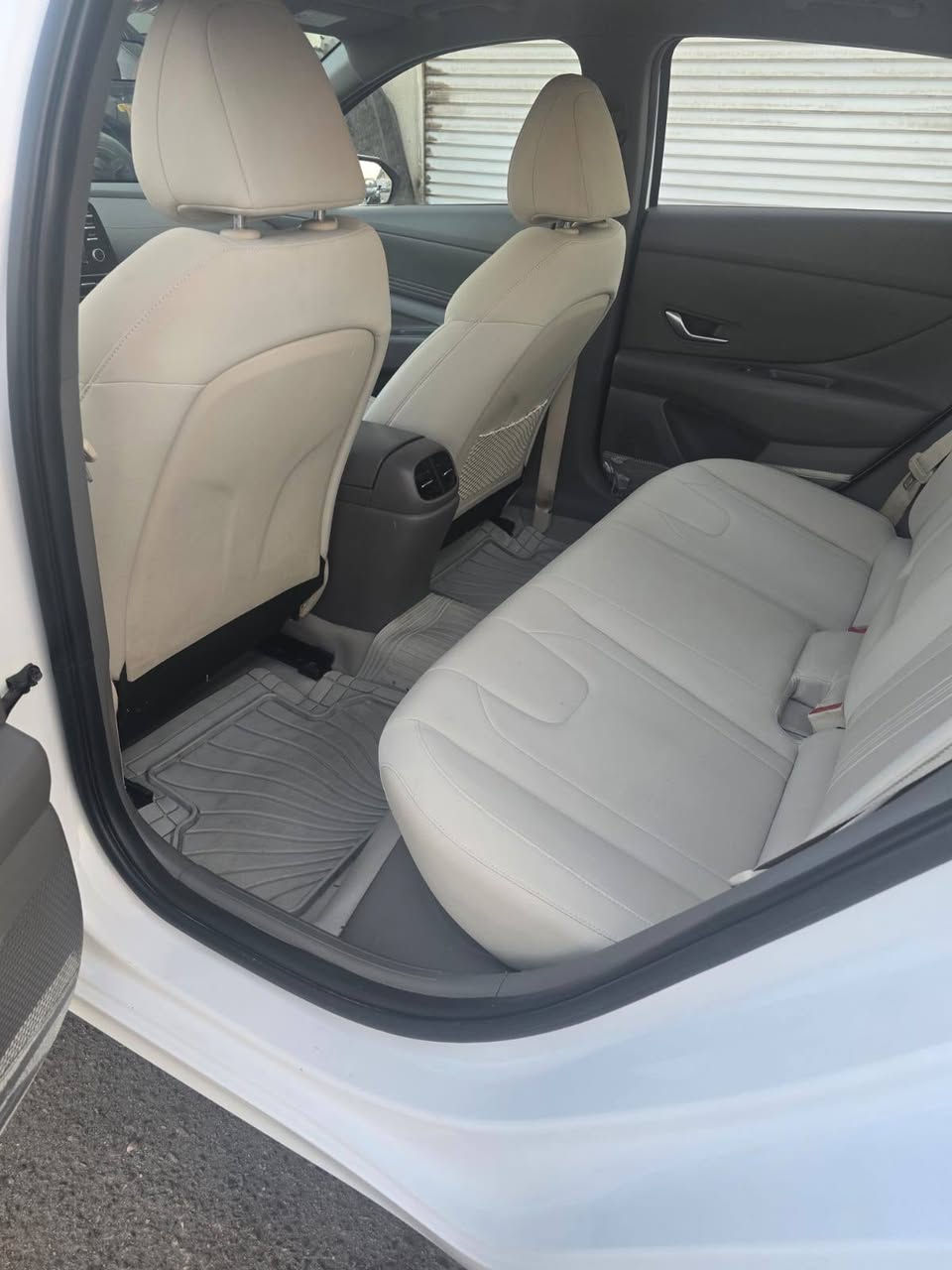 مكلف بالنشر
 الانتره مديل 2023 
كفاله ماعده بارد بسيط بالمدكر الخلفي صفحه اليمنه مايبيين 
محرك 1600
مال اقصاد البسمه السنوه بالحله حاظر للوكاله 
للاستفسار رقم راعي السياره 
*********** البصرة, العراق
