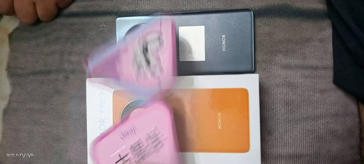 سلام عليكم جهاز لل بيع هونر x9B الجهاز نضاف 100/100 اذا لكيت زلغ لو شي تاخذه بلاش و كامل ملحقات الجهاز مضموم جان و مكفول و شاحنه و كامل لل اخير مكاني بغداد الشعله هاذ رقمي واتساب ارد سعره 300 وبي مجال بسيط و الجهاز مفوله لل اخير هاذ رقمي ارد واتساب فقط ***********
