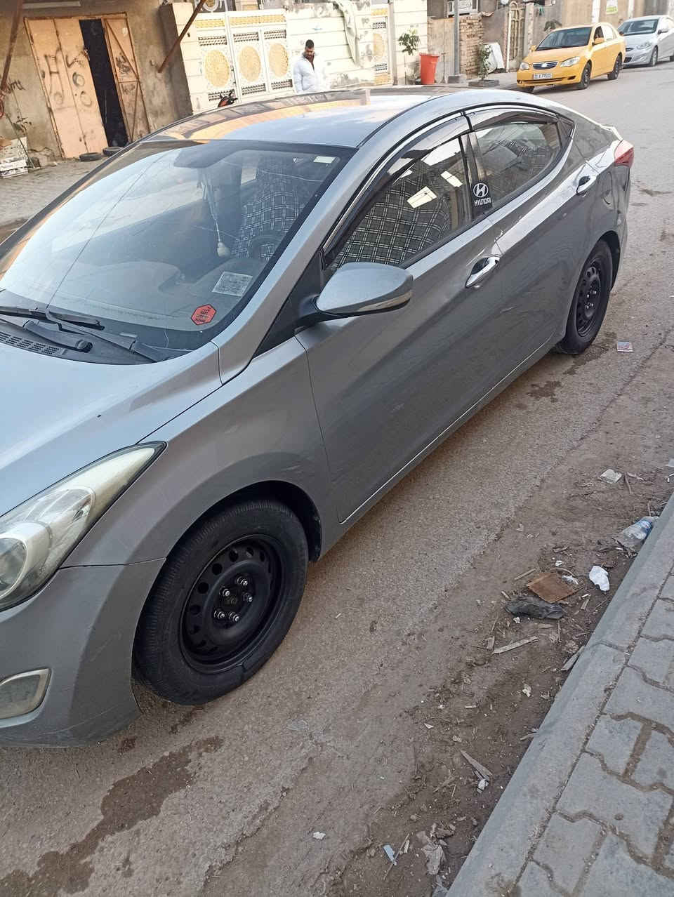 يا الله النترا موديل 2013سياره حلوه بيه صبغ حزام وبيه طخه بل جاملغ لخلفي جهته سائق وبيه بل باب لخلفي عكس سائق هم طخه بس مواصلات للعضم  ومحرك مفتوح 1600 ولباقي خيرمن الله مكان سياره واسط كوت رقم*********** مامتواجدعل فيس
