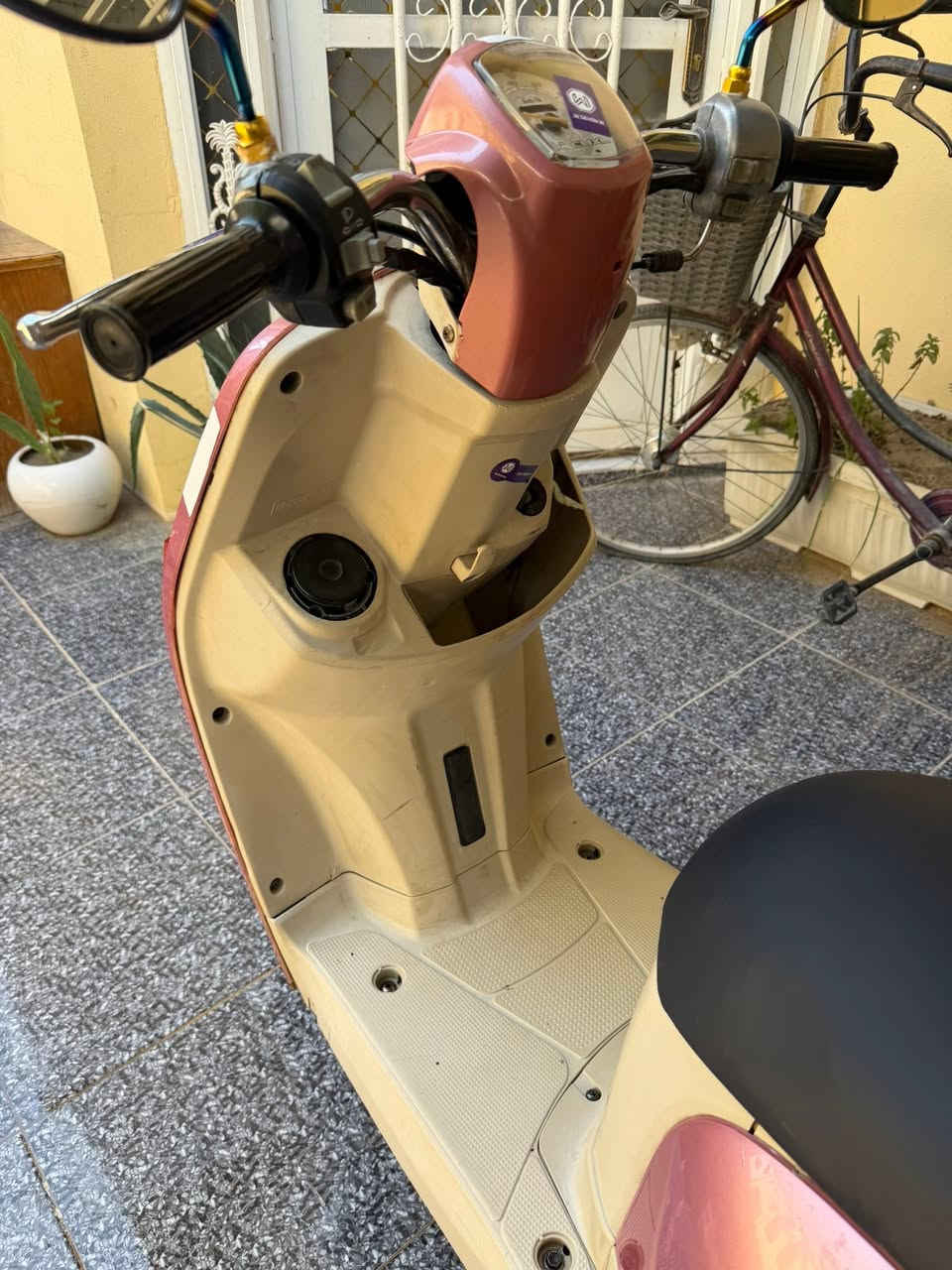بوليس للبيع مكينه مكفوله ودراجه شوفت عينك
ماناقصها شي كلش نظيفه 
سعر ٦٥٠
ديالى / المقدادية 
رقم ***********

