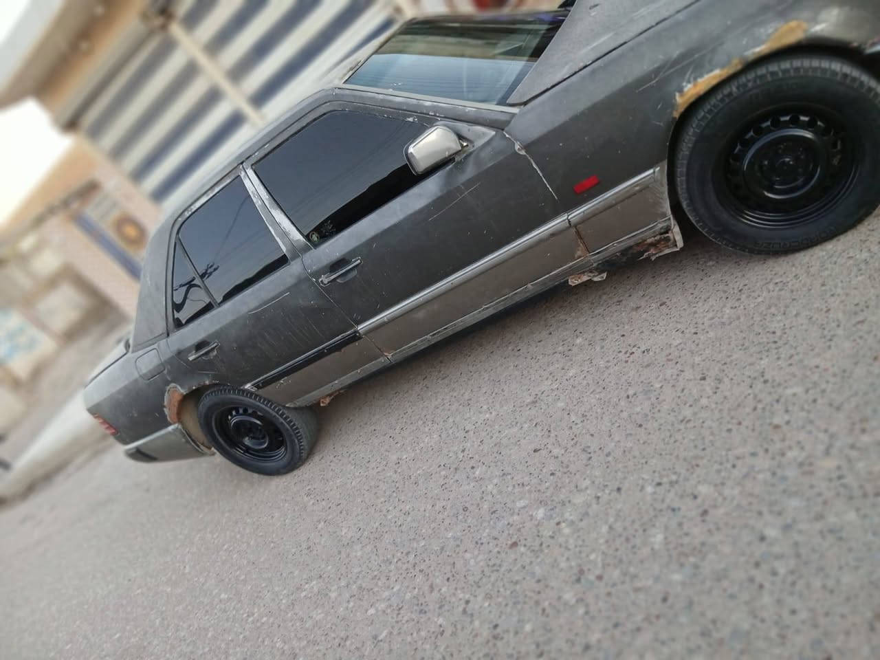 للبيع سياره مارسيدس محرك بطه رقم بغداد بيه وكاله من راعيه الصلي انا مكلف بالنشر تصال عله صاحب سياره ‎0774 077 4675
