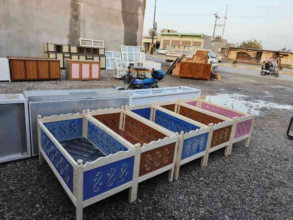 السلام عليكم  مسواگ جديد اخشاب في (ساحة الخضرانيه ) 
ابوسمير الجبوري للأثاث المستعمل الموقع الخضرانيه الشارع العام للأستفسار الأتصال على الرقم (***********) و بي واتساب
