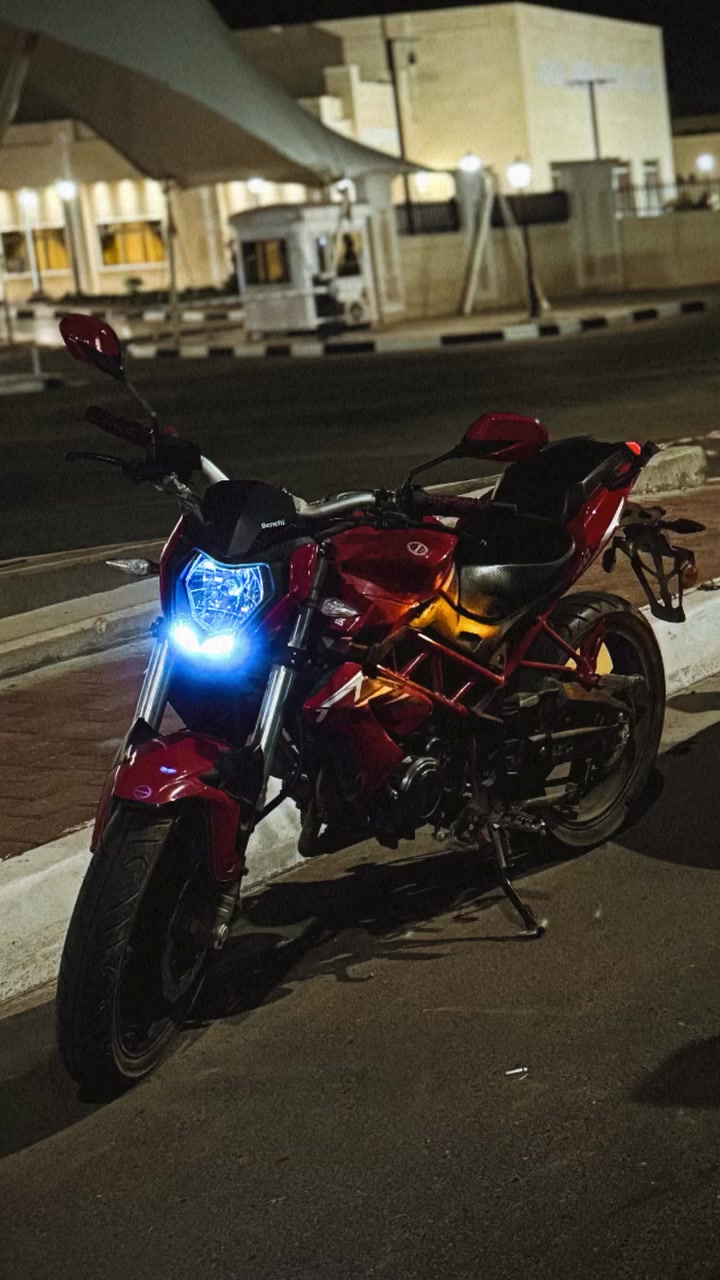 بنلي 150c
مراوس مع بطح فقط شعندك نزل.


**إذا كنت صاحب هذا الإعلان وتريد حذفه لأي سبب، رجاءا أرسل رسالة إلى الدعم الفني**