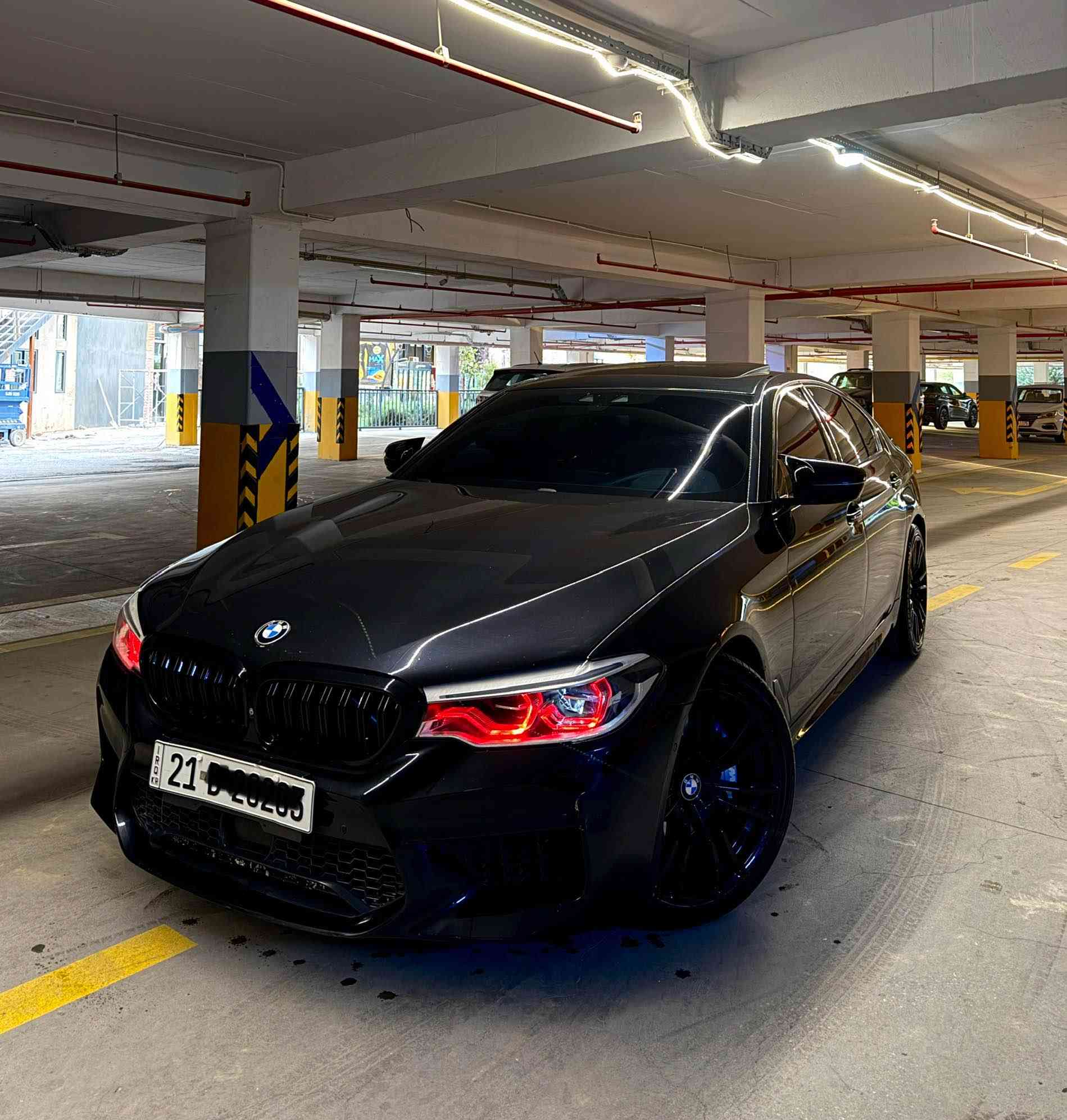 BMW 530i 2017 Bodykit M5
داتاشۆ - ٥ کامێرا ٣٦٠پلە - سلاید - ڕادار گەورە - ناو لید - ڕادار پێش و دوا -لایت لید و ٧٢ ڕەنگ ئەگۆڕێ -خەتی جادە - کوشن هیتەر و میمۆری و جلد - کامل بۆدی M5 - 
زۆر مواسەفاتی تر فوول فوولە ١/١
٢ پارچەی تەنها کلێرە بێ ناو بێ ئێرباگ بەشەرت
گێڕ و مەکینە بەشەر نەکراوەتەوە 
*********** السليمانية, العراق
