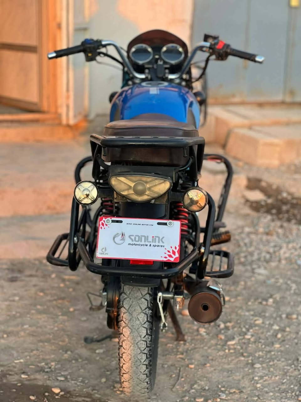 السلام عليكم ورحمه الله وبركاته شباب دراجه للبيع دايون شركه سونك دراجه جديده وخير من الله تجي تشوف بعينك اي نقص مابيهه اخو الجديد موديل 24 اوراق سحب مكان الدراجه منصوريه الجبل السعر خاص***********
