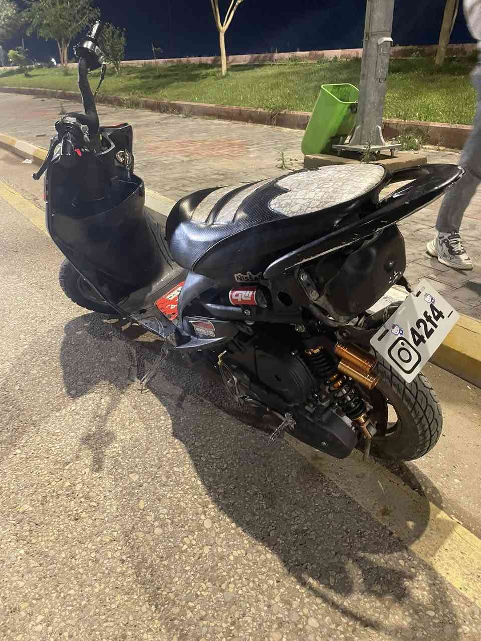 السلام عليكم ماكس بلادي دراجه تخبل الله شاهد حط بانزين وين مايعجبك روح دراجه كلشي ما نقصها مكاني كفائات السعر 325 وبيها مجال للشراي الرقم 
***********
