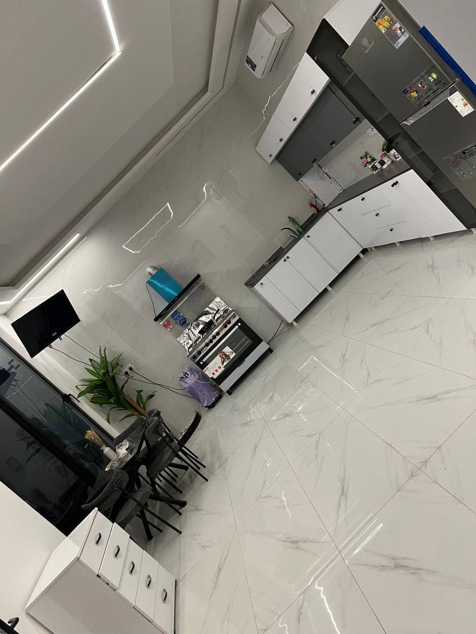 سلام عليكم تتوفر مزارع  اسعار مناسبه موثقة بتطبيق اجرالي العنوان الدوره البوعيثه استفسار رقم *********** 🤍🗨️
