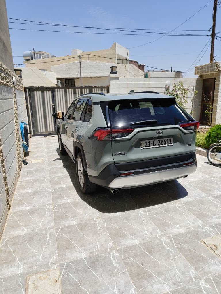 موديل 2020
ماشية 85 الف ميل تقريبا 
مواصفات XLE
المحرك بانزين فقط
غير متواجد على الفيس
رقم الموبايل *********** كركوك, العراق
