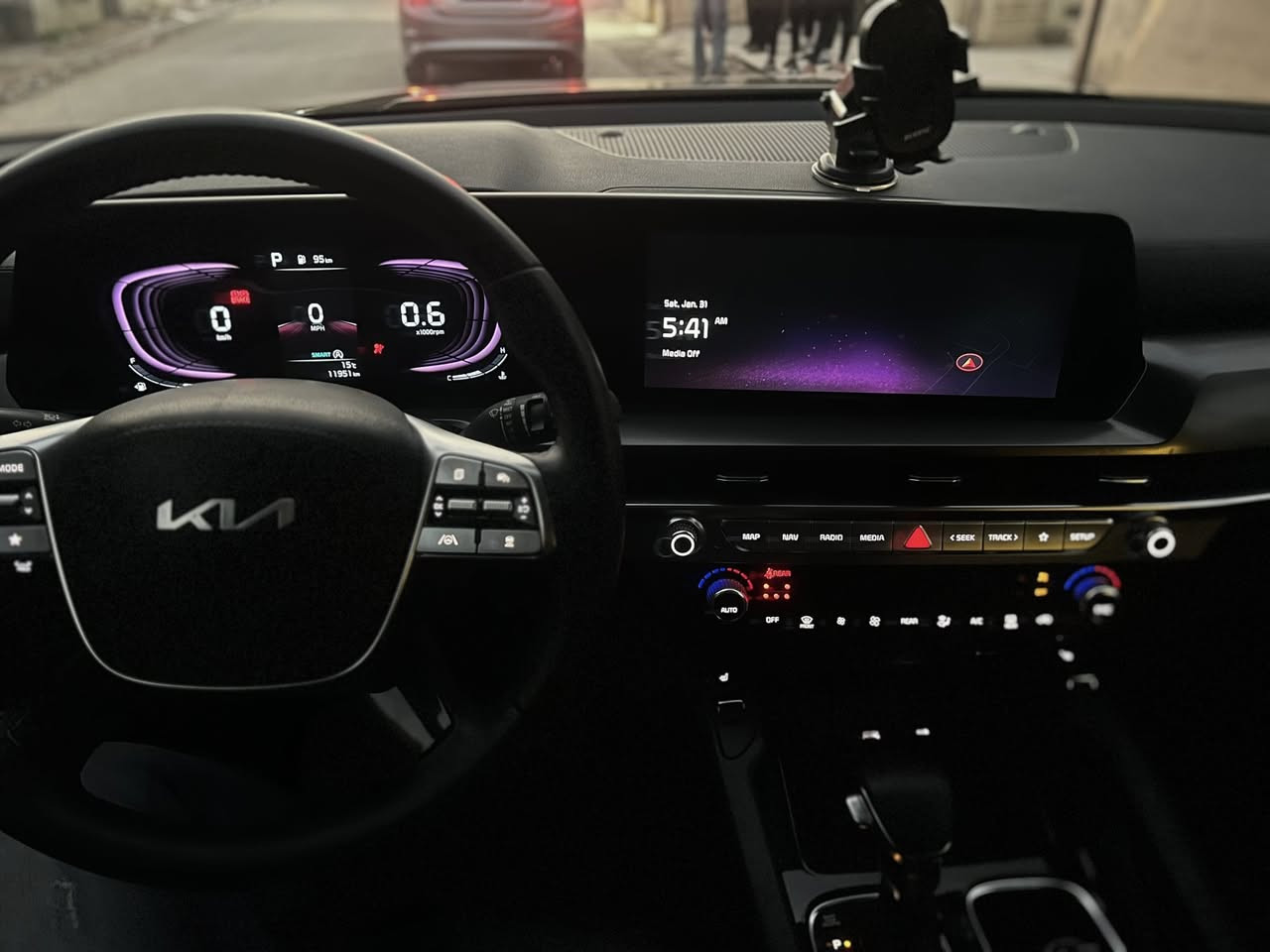 كيا تلورايد موديل 2025
ماشية 7000 مايل 

السياره بيه صور الحادث بل منشور

بارده جاملغ الامامي بل خشم بسيط 

بدون دواخل السياره ليبل واحد  

موصفات. S 

فتحه 

كشنات تدفه 

كشن السايق كهرباء 

كراسي. منفصل VIPاسود 

ستيرن رجاج كيا تلورايد موديل 2025

ماشية 7000 مايل 

موصفات. S 

فتحه 

كشنات تدفه 

كشن السايق كهرباء 

كراسي. منفصل VIPاسود 

ستيرن رجاج 

كراسي الخلفيه اوتو 

توقف ذاتي 

شحن وايرليس 

شاشه متصله 

ويل 20 انج

السعر 310 

عنواني ديالى  

***********

كراسي الخلفيه اوتو 

توقف ذاتي 

شحن وايرليس 

شاشه متصله 

ويل 20 انج
