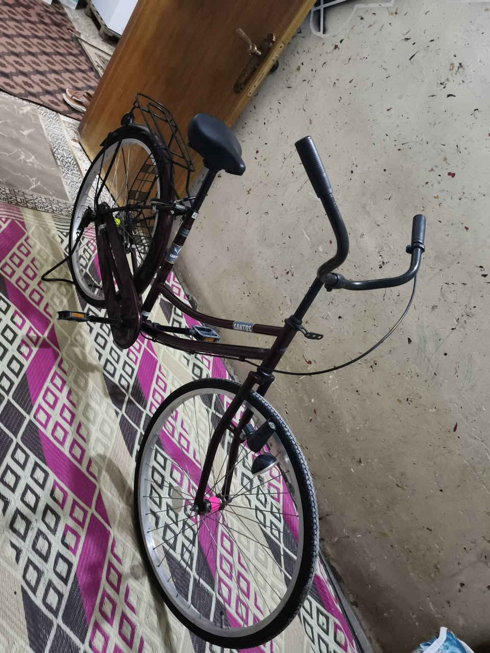 بايسكل بناتي للبيع شركه سانتوس مديل16 لون ماروني المكان بغداد مدينه صدر سعر خاص واتساب***********
