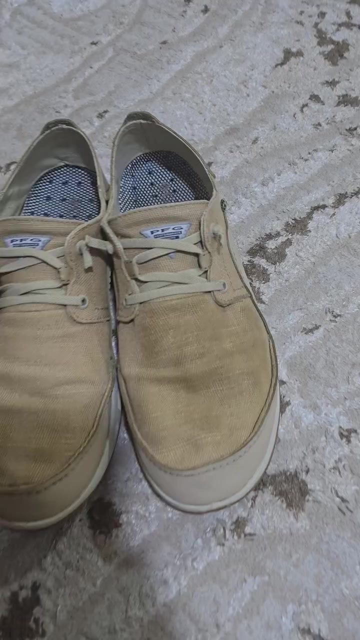 حذاء كولومبيا اصلي   نظيف جدا   
قياس ٤٤ طول القدم ٢٩ سم
السعر ٣٥ الف


**إذا كنت صاحب هذا الإعلان وتريد حذفه لأي سبب، رجاءا أرسل رسالة إلى الدعم الفني**