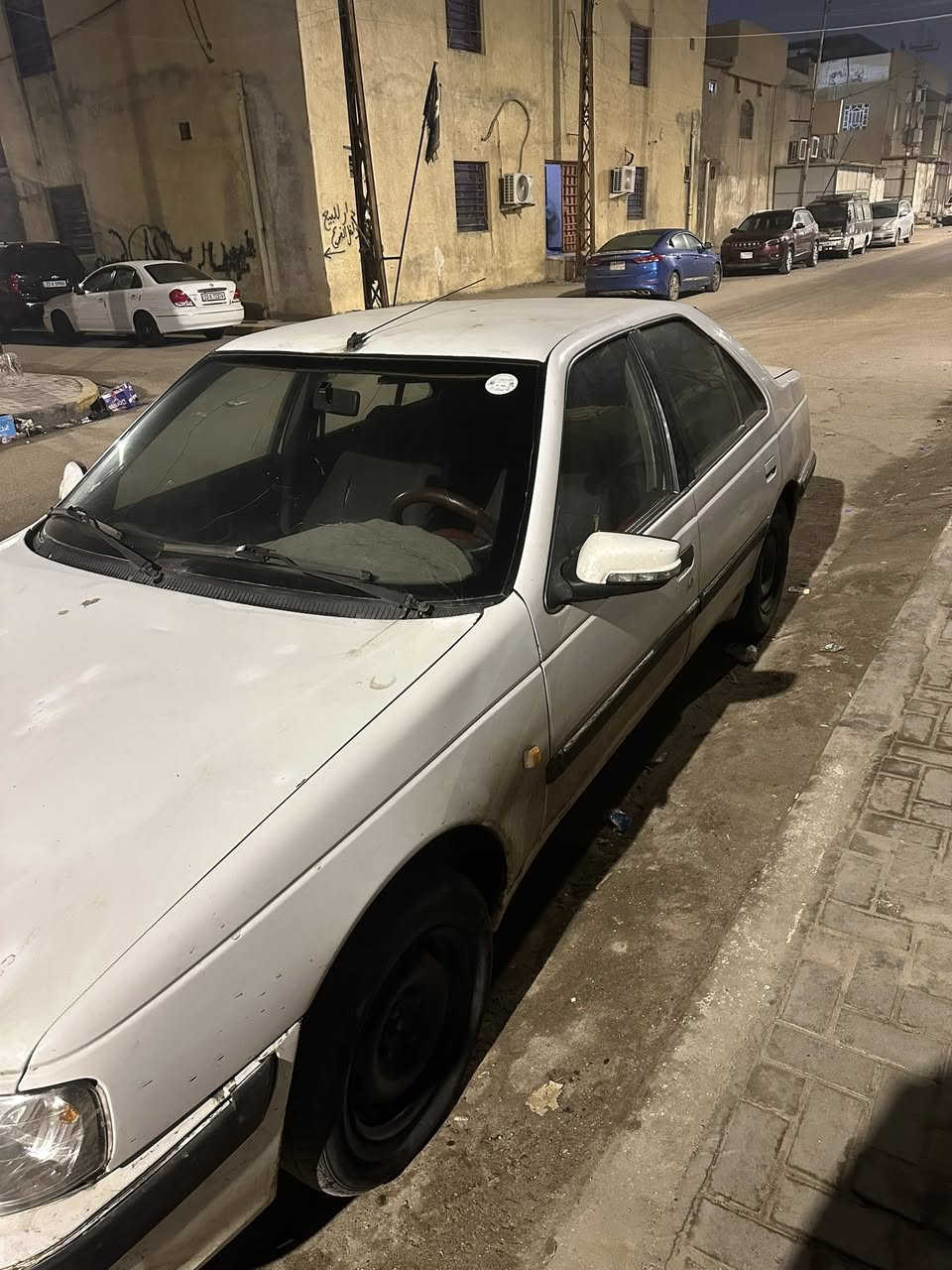 سلام عليكم 
بيجو بارص 2012 كير ومكينه خير من الله حداديه جديده باتري جديد  تخم تايرات تبريد شغال مصعدهه هزه رقم دولي سنويه 2030 تحويل  ثاني يوم السعر 33 وبيه مجال قليل مكاني البصره نواب الظباط 
***********
