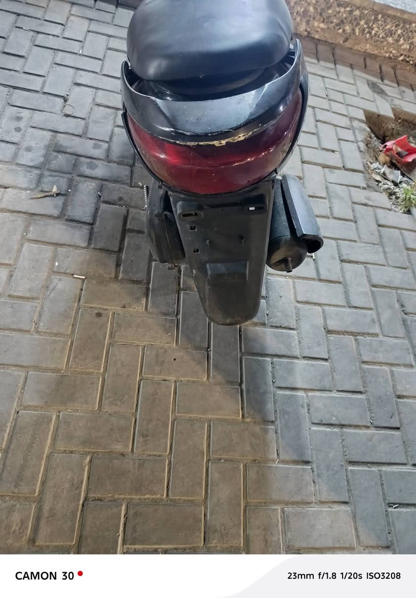 سلام عليكم بريز لايت ناصي للبيع مكينه مابيها شي بيها نضوح جبنه بيها نواقص بصيطه استان تعليك وكلجاتها يرادلهن ادامه ابيع هل موجود لسعر 300مدينة الصدر ***********
