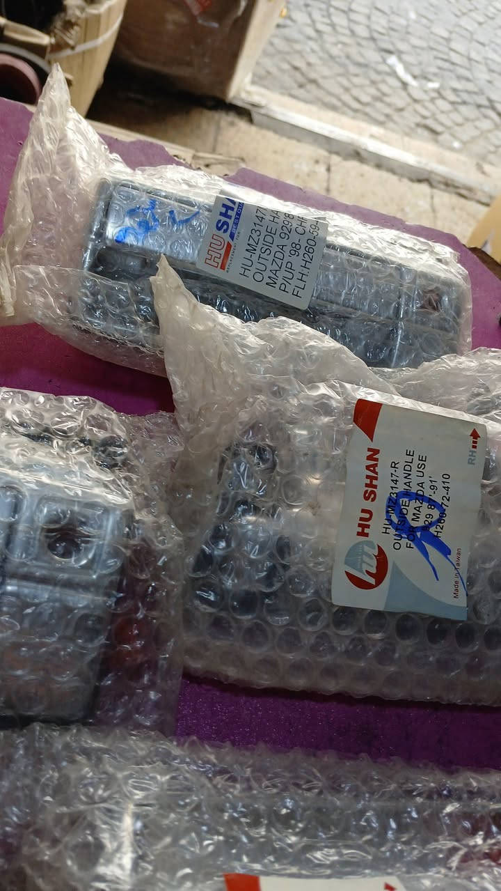 يدت باب سايق بونتيشا ويدت باب خلفي يميناماميه ٣٥ وخلفيه ٣٠ ***********
