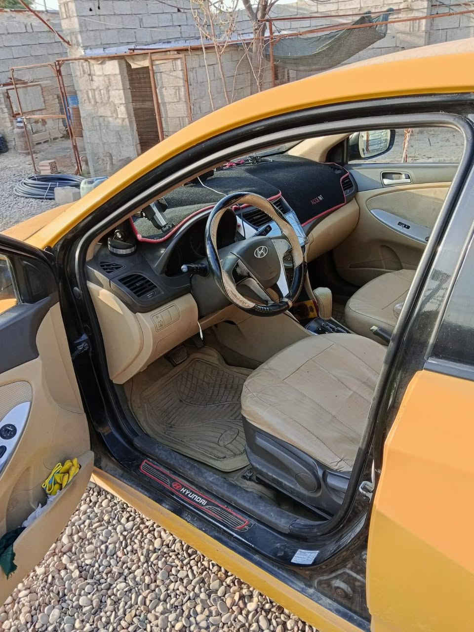 سلام عليكم الرقم *********** اكسنت 2013 خليجي للبيع مكينة 16 بطاقه بانزين نقابة مصفر مشروع وطني بأسمي سيارة حلوة سنوية يومين ساقط مكان السيارة كركوك طوبزاوة السعر 90 وبي مجال كركوك, العراق
