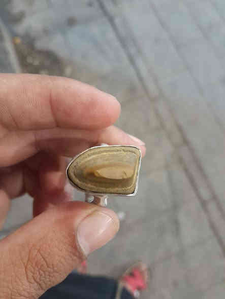 السلام عليكم بيع ومراوس محسب سلطاني اصلي زياغه قديمه 
 الياخذه يكلي رحمالله والديك العنوان كربلاء السعر خاص رقم الهاتف ***********
