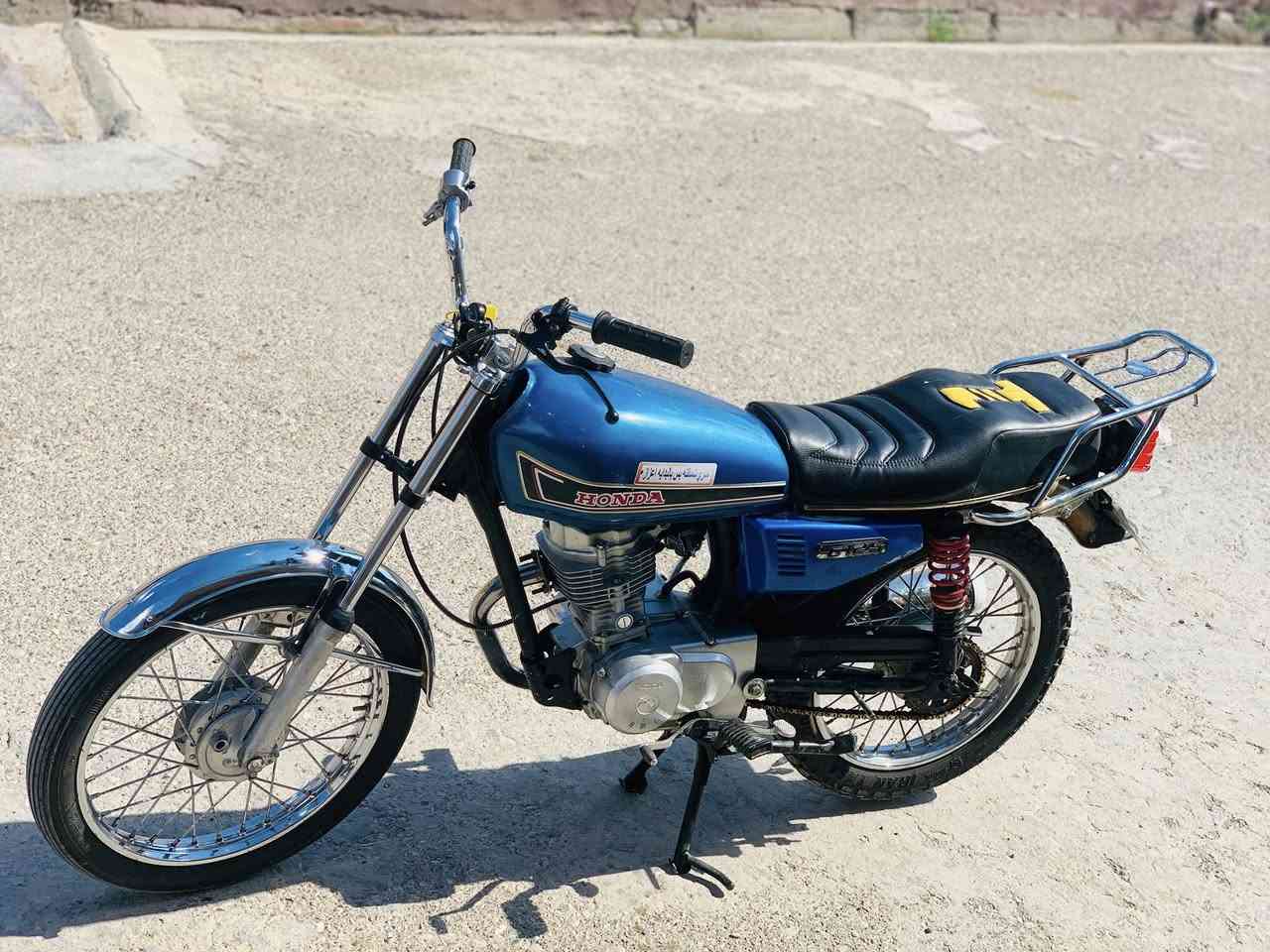 دراجة للبيع السعر 250 وبي مجال.       💁***********
