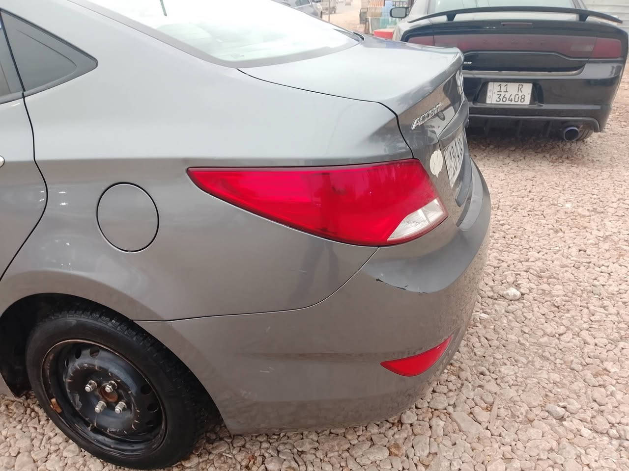 السلام عليكم اكسنت 17 وارد امريكي ضربه جاملغ وشويه من البنيد جهته السايق محرك gdi 1600 كير ومكينه مكفولات تراي حلو دواخل جدد ع وضع الشركه شاشه وكامره خلفيه تبريد ثلج السياره ماشيه 80ميل باسمي سنويه لل30 رقم بابل انكليزي مداور ثاني يوم نضيفه مكاني بابل الحله  غير متواجد فيس  ***********
***********
