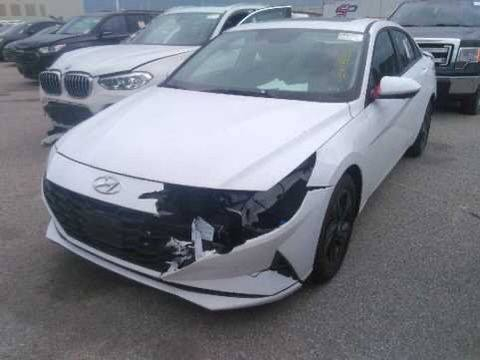 السلام عليكم 
هوانداي النترا موديل 2021 وارد امريكي حادثها موضح في الصور وبها مكانين بارد السياره مكفوله من التبديل والصبغ بدون دواخل بدون ايرباك المواصفات محرك 2000 دوش بصمه فتحه رادار امامي وجوانب ويل كب لد امامي خلفي كامره وشاشه وحساس كير محرك تبريد مكفول من الفتح ماشيه 49 كيلو هزه وسنويه ورقم جديد بغداد بأسمي السعر 148 وبها مجال بسيط العنوان بغداد الاعظميه قرب ساحة عنتر 
موبايل *********** بغداد, العراق
