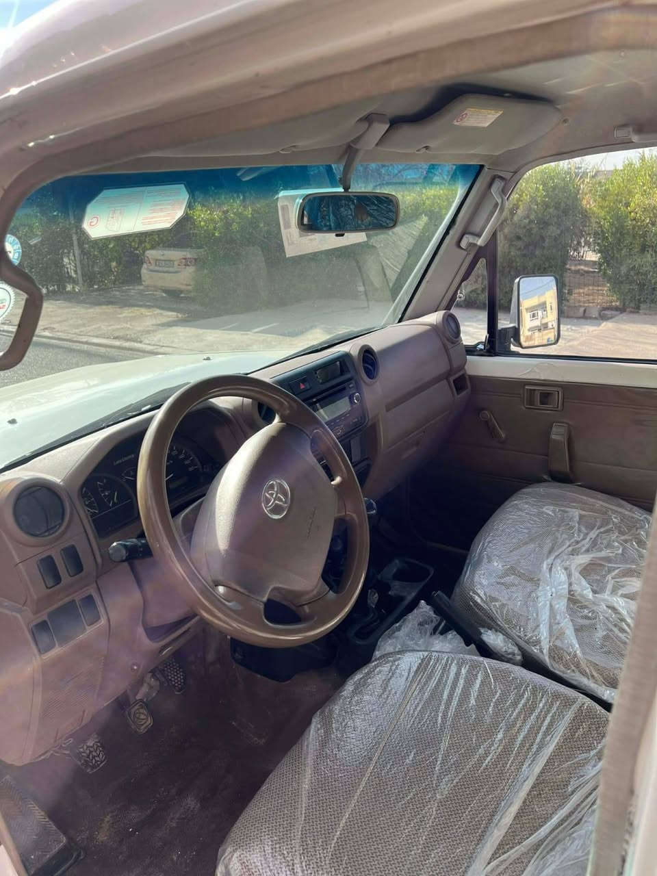 السلام عليكم اخوان مكلف بلنشر للبيع تيوتا شاص موديل ٢٠١٥رقم سليمانيه دولي شرط التحويل محرك ٦ سلندر كاز كفاله عامه ماعدا شويه صبغ بدوسه فقط مكانها أربيل السعر مناسب للاتصال *********** او ***********
