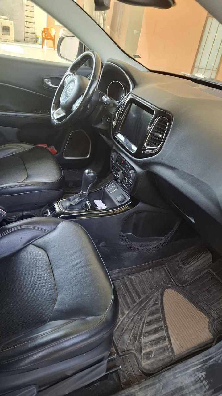 سلام عليكم جيب كمباس ٢٠٢٠ رقم بغداد بيهه بونيد وجاملق الأيمن  مكانه ديالى بعقوبه الاتصال  ***********
