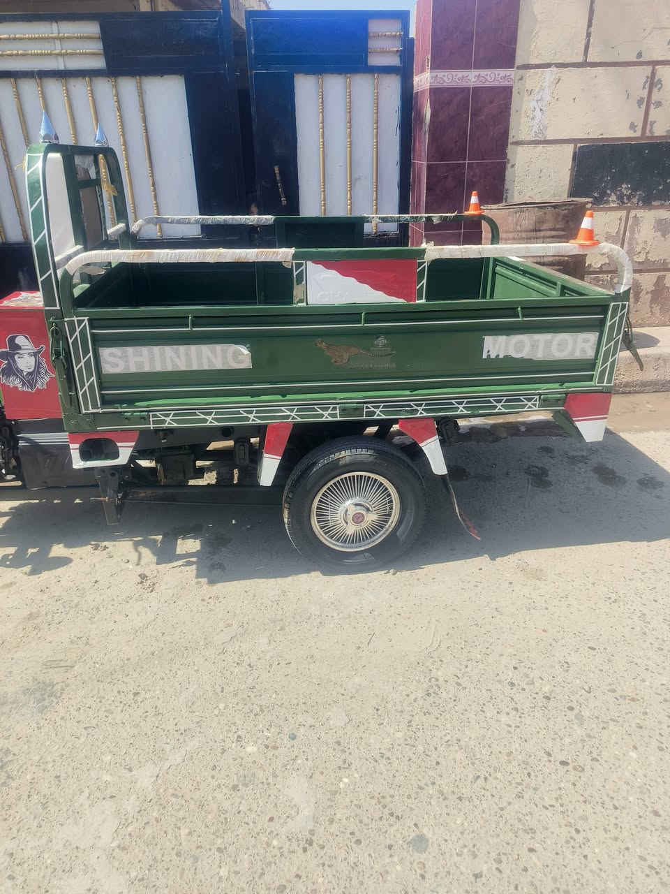 ستوته للبيع موديل 2018 اوراق كامله اصولي مصبوغه حراري للجماليه كهربائيات كلها شغاله نكره سلف سعر واحد وثمنميه وبيها مجال حق الجيه مكاني الكرمه رقم الهاتف ***********
