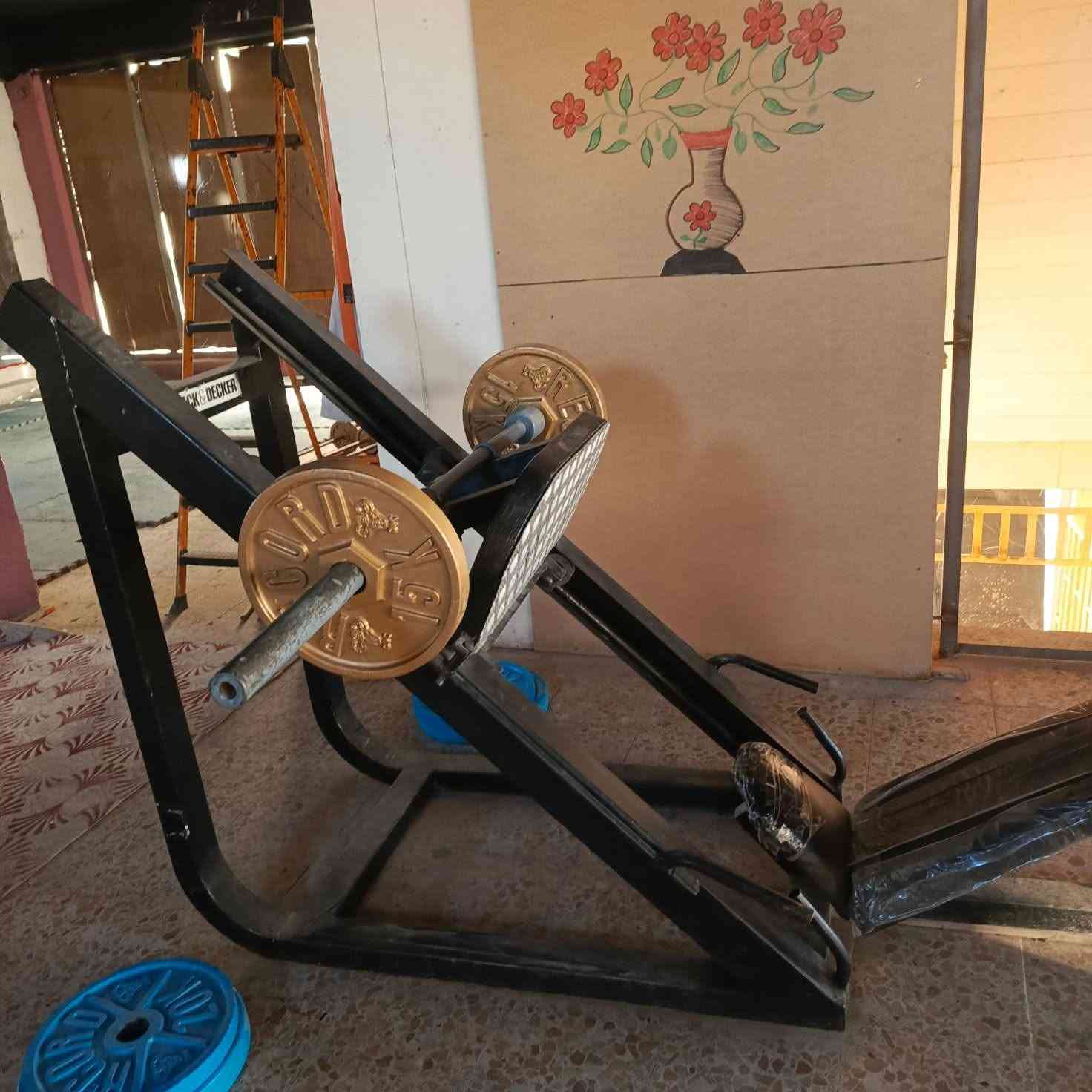 اربع اجهزه للبيع بالنجف بسعر مليون دينار جهاز ظغط ومتقابل وبنج جالس ودفع ماكنه موبايل *********** من رخصة مسؤول الكروب

