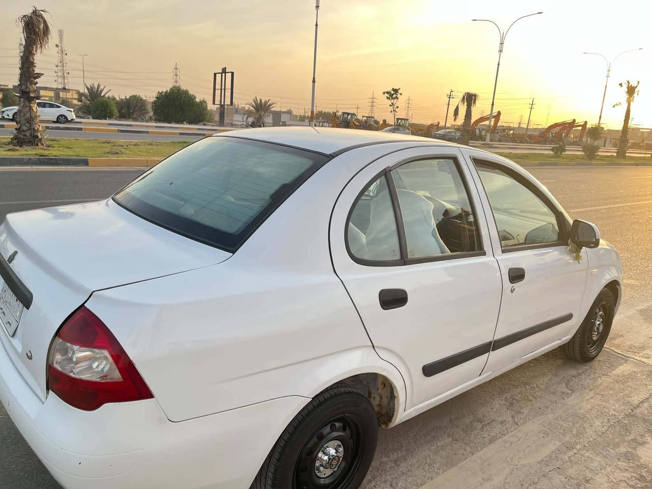 للبيع  طيبه سياره بلاديه ماشيه 160 مكفولة من الضربه والفتح والتبديل والخياس حتى ماكينتها ما مفتوحه مكاني بالسماوه سعرها 38 ورقة 

***********
