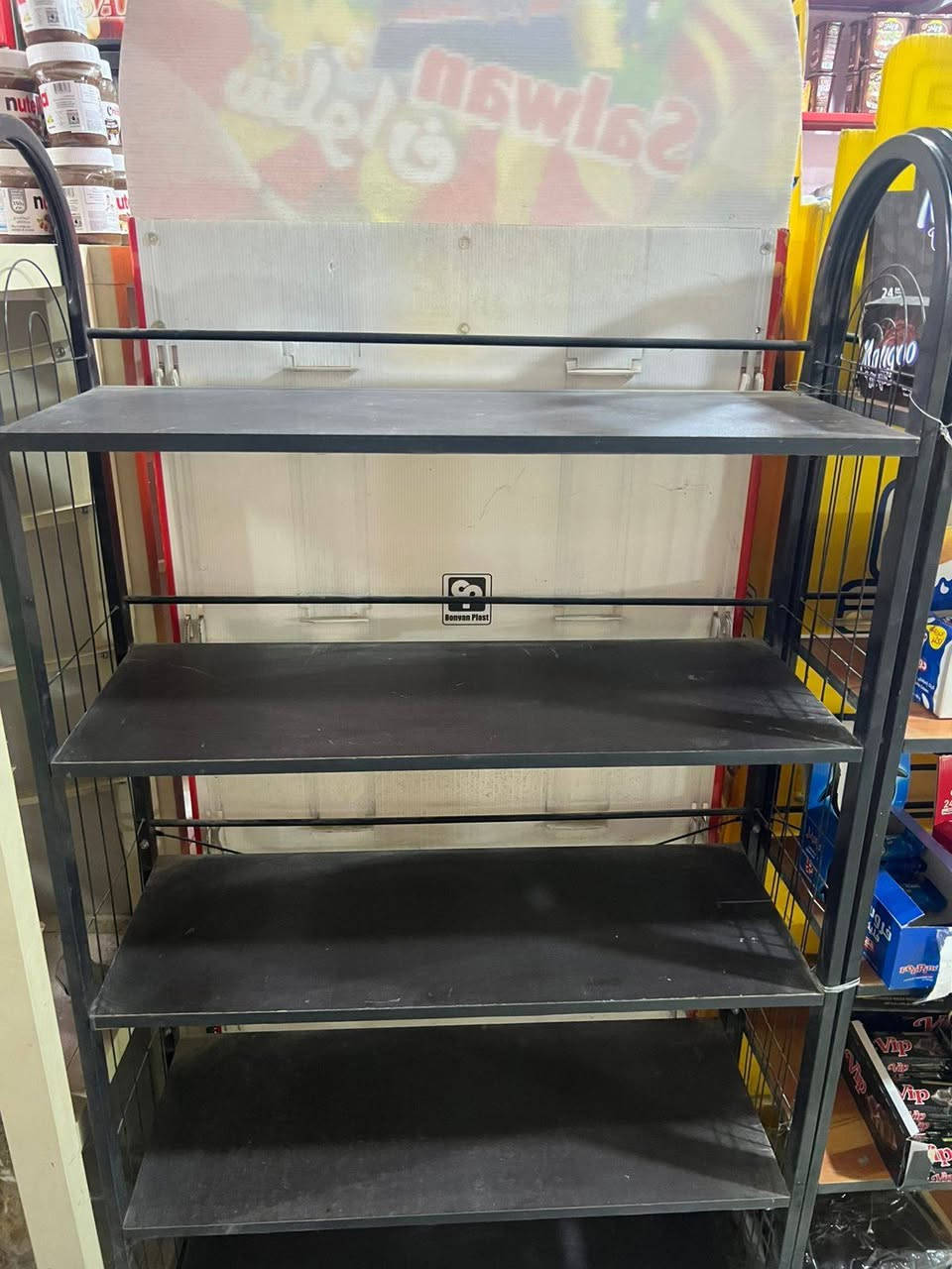 توفر اغراض محل للبيع
1/ عارض نساتل اثنين
2/ عارض بقلاوى 
3 / عارض سكائر 
4 / ميز   الامنيوم + خشب 

سعر استفسار اتصال على الرقم 

***********
***********
