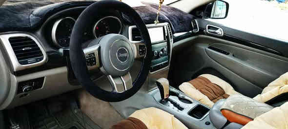 السلام عليكم 
جيب كراند شيروكي وارد امريكي  موديل 2013 رقم بغداد دولي بسمي حادث جاملغ وبنيد وباب شويه كلير  شواصي مكفوله 
 فول مواصفات سلايد رووف فتحه بصمة   شاشه قلاب ذاكره خزن موسقى كامره خلفيه دواره  فول  مثبت سرعه كشنات جلد  وكهرباء  تبريد وتدفئه بلكشنات دمام خلفي  تبريد قطعتين  ويل كروم عنكبوت حجم 18 وتخم تاير جديد يدات  نيكل  السياره جاهزه من كلشي مكاني بغداد السعر162 للأستفسار *********** حلة
