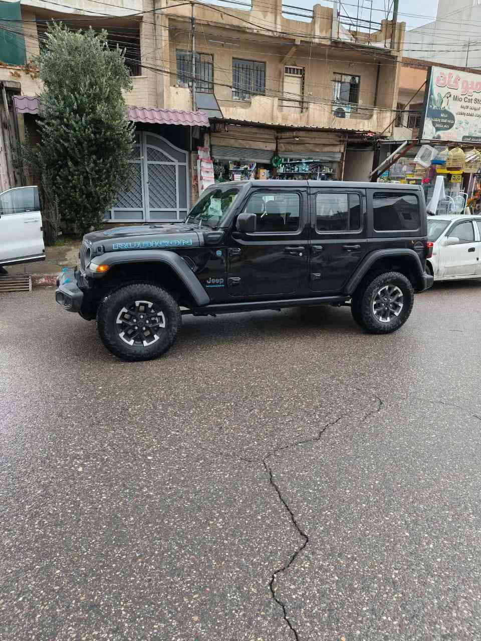 نوع السيارة : جيب رانكلر روبيكون أعلى فئة
موديل السيا رة :2024
حجم محرك 4 سلندر هايبرد 4XE
استيراد شهر ال8 صاحبها الشرعي مستوردها
مرقمه دهوك جديد 
مواصفات: 

بصمة تشغيل 
تبريد قطعتين 
دفع رباعي 4*4 
8نمر
تحكمات تحديد سرعة اوامر صوتية 
شاشة كبيرة 
كامره
سستم سماعة البني 
انظمة hybrid.electric.saev 
تراكشن مانع انزلاق 
نظام اوتو ستوب 
لايت زينون LED
حساس خلفي 
رادار خروج عن المسار 
رادار خلفي 
رادار امامي 
رادار نقطة عمياء 
مكان السياره (موصل) 
السعر ٣٥٠ وبي مجال 
للأستفسار : ***********   او مراسله خاص
