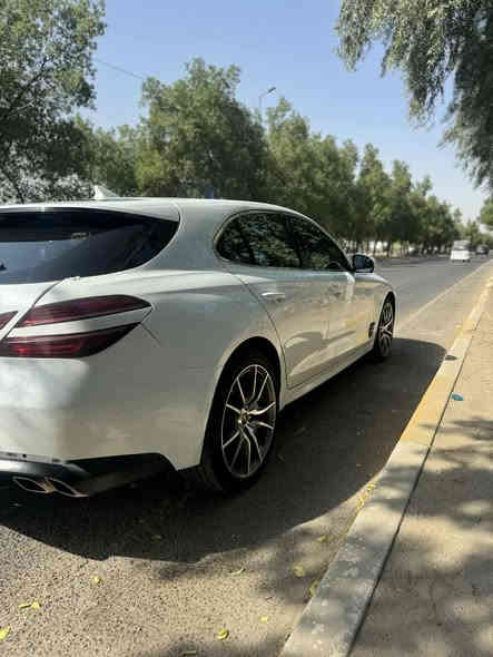 السلام عليكم 
جنسسز 70gفول مواصفات 
موديل 2023
وارد كوري محرك 4سلندر 2000تيربو 
الحادث جاملغ خلفي وقبق الجنطه  بدون ايرباك 
ماشية 46الف كيلو متر
السياره جديده وخير من الله 
مكان السياره بغداد الحريه 
هاتف ☎️ *********** 
موجود واتساب
سعره 180 وبيها مجال
