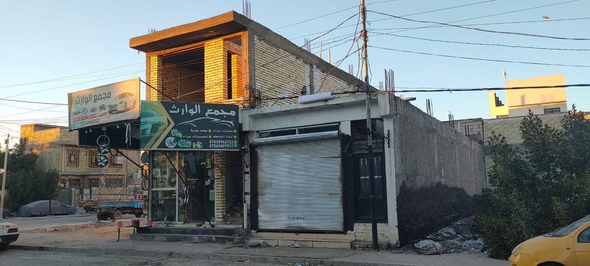 السلام عليكم 
عقار تجاري للبيع شارع ميلاد نصر يحتوي على محلات عدد ٢ وشقه المساحه ٢٠٠م يحتوي وارد شهري العقار مطلوب للبلديه 
للاستفسار ***********
