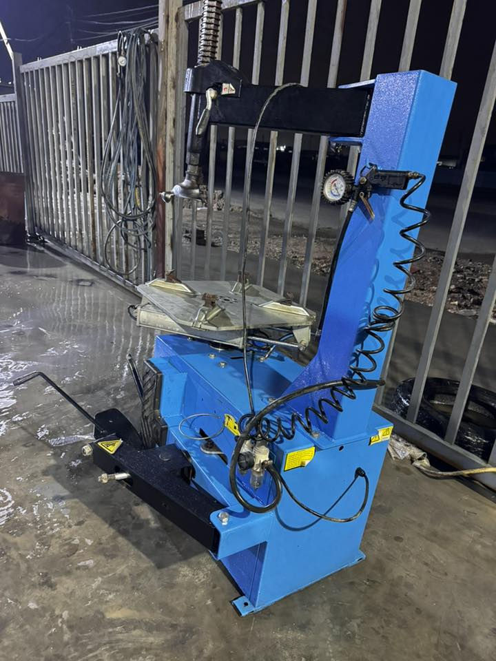 السلام عليكم خالعه حجم 24 جديد ما مستخدم شي قليل السعر 700بيهة مجال  مكان بغداد المعامل السياحي طريق بعقوبه القديم 
التواصل 
علي محمد***********
