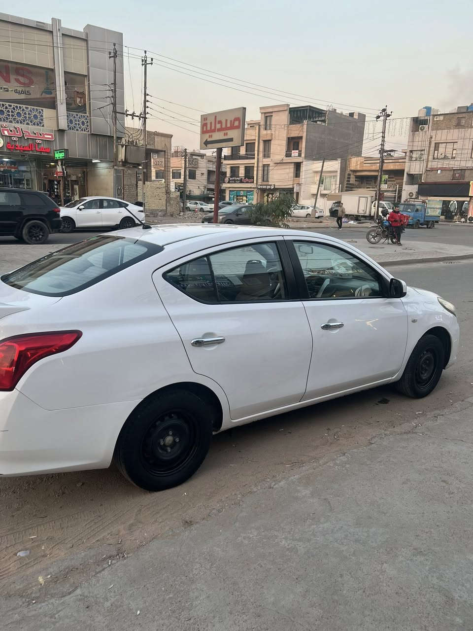 للبيع سني هندي موديل 2020
السيارة بسمي 
كفالة تبديل وحار مابيها 
كفالة كير ومحرك ما مفتوح 

السعر 107$ بيها مجال شي قليل حك الجية 

بيها شوية بارد بلجاملغ الامامي وبنيد الايمن اثر دعجات مو حادث 
السيارة كير ومكينة خير من الله تبريد ثلج 
السيارة ماشية 117 بسمي صارلها 3 سنوات حلوة وخير من الله صدر جديد كامل قبل شهر سويته 
عنوان السيدية 
***********
