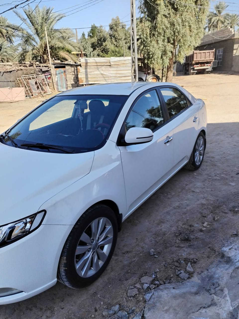 سلام عليكم للبيع كيه سيراتو مديل ١٣ خليجي بيه ٣ قطع صبغ فقط ***********
