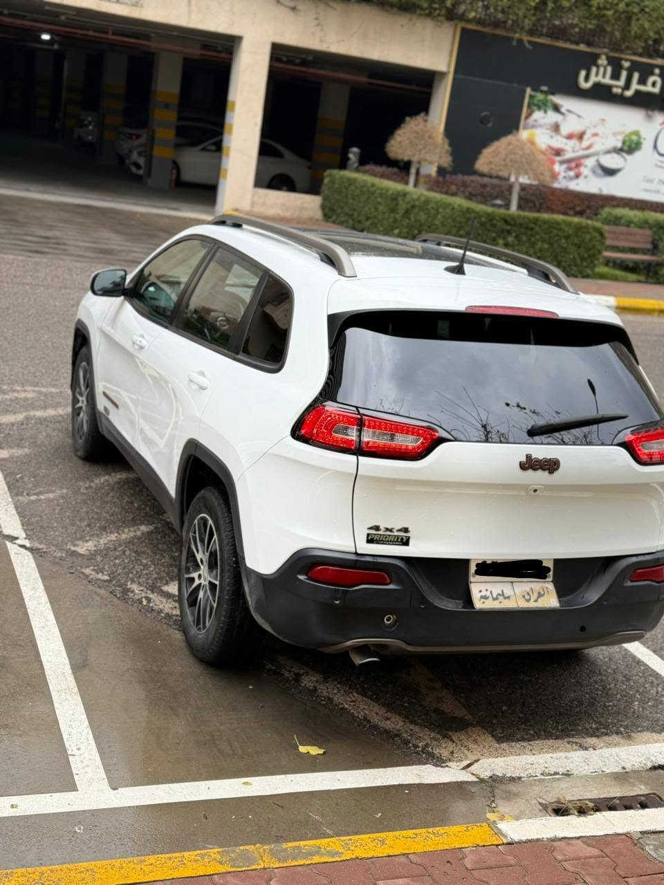 Jeep cheroke 2016 limited                              چوار بستۆن   
دەبڵ ئەکسل 
دەبڵ گێڕ 
تۆماتیک عادی
چوارمۆدی لێ خوڕین
پانۆرامە
لایت ئۆتۆ LED
چوارجام ئۆتۆ
کوشن هیتەر کوشن کارەبا
سوکان هیتەر 
ئاوێنە هیتەرو ڕادار
جام هیتەر
سنوق جەگ
شاشە گەورە
هەندێ مواسەفاتی تر 
دوو پارچەو پەڵەیەک بۆیاغ
سەنەوی و ڕەقەمی تازەیە تا 2030بەناوی خۆمەوە
*********** فایبەر   واتسئەپف السليمانية, العراق
