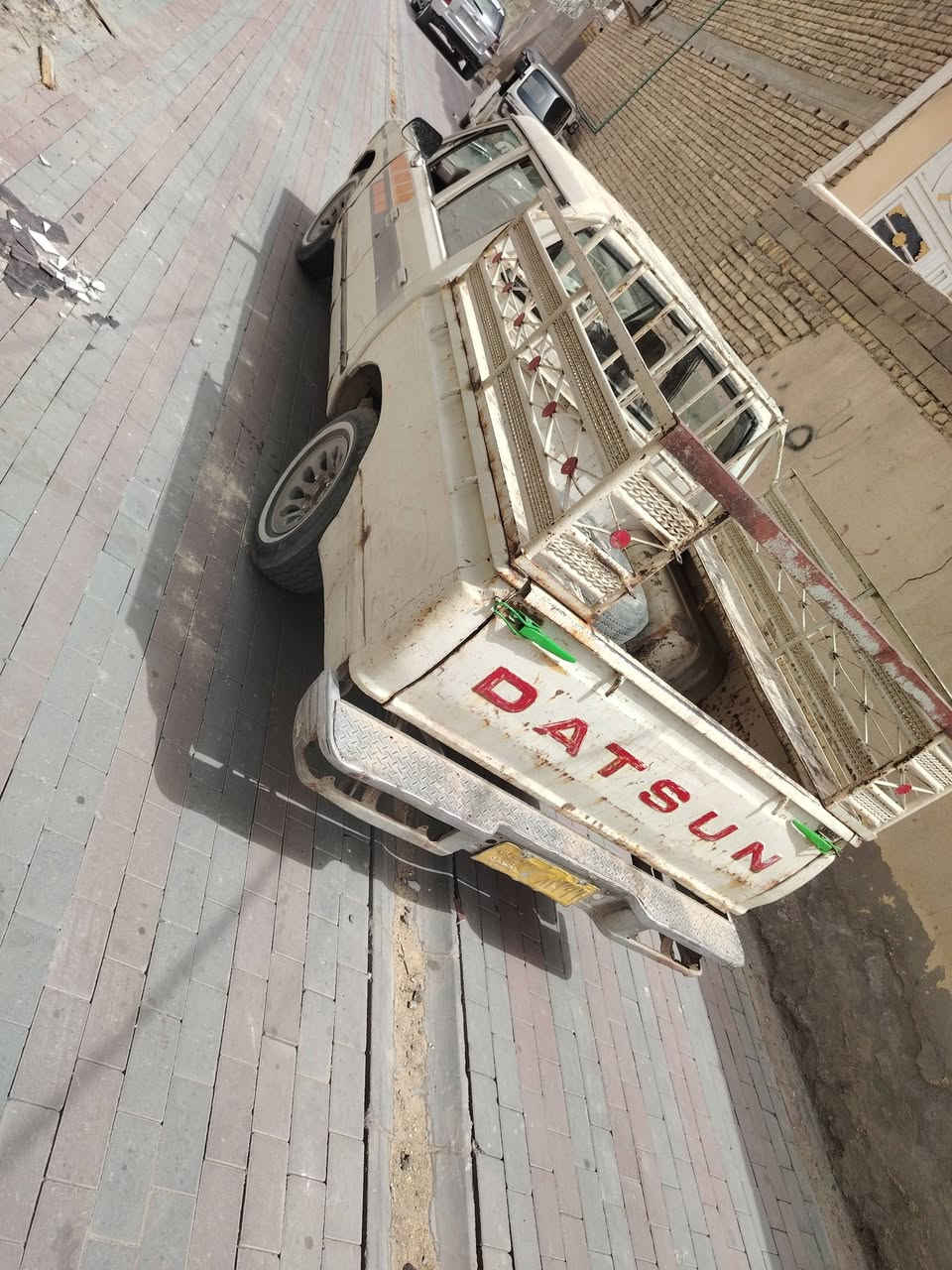 السلام عليكم اخوان بيكم حمل  موديل 85 سياره كفاله مكينه وكير واكسن وشاصي راعيها متوفي   سياره جاهزه من كل شيء سعر 16 ورقه عنوان ناصريه ***********
