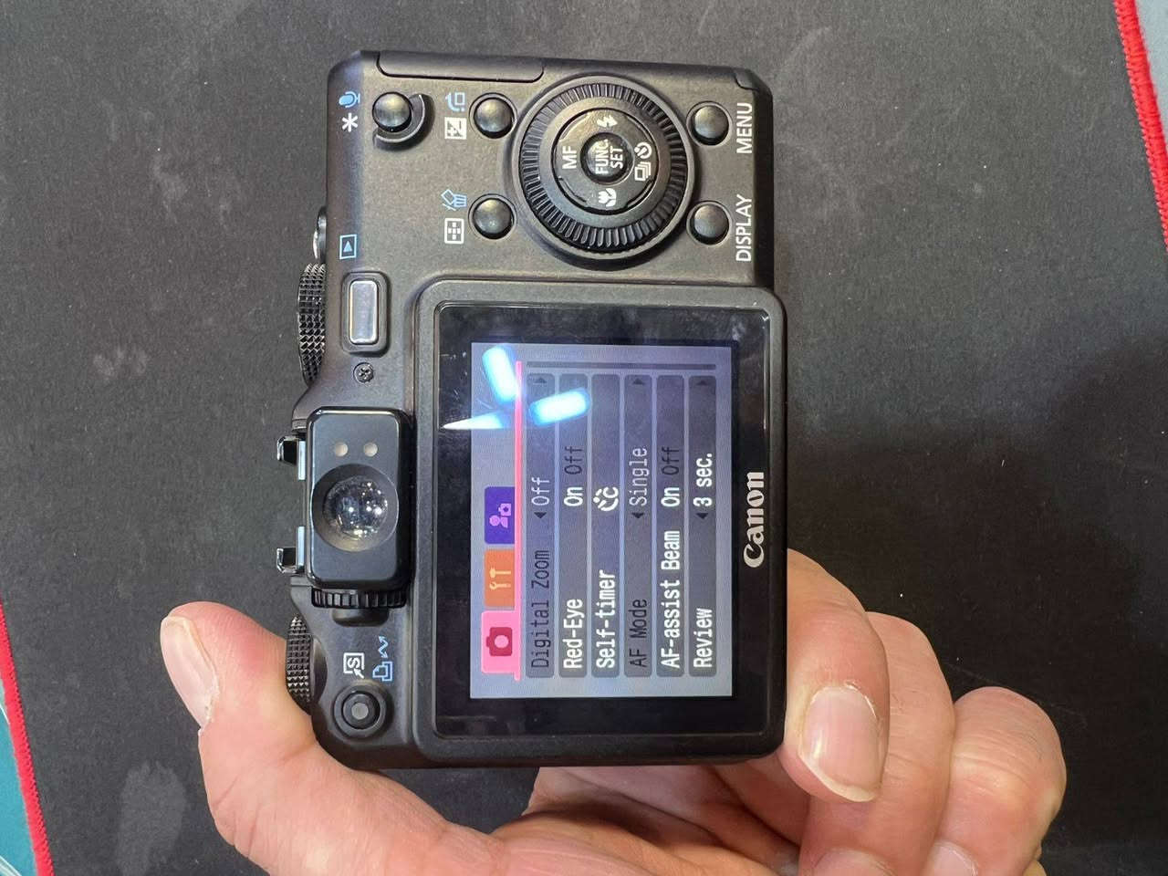 للبيع
 كاميرا كانون باور شوت G7
 مع شاحنه وبطاريه ورام، الكاميرا جداً نظيف
السعر ١٥٠الف


**إذا كنت صاحب هذا الإعلان وتريد حذفه لأي سبب، رجاءا أرسل رسالة إلى الدعم الفني**