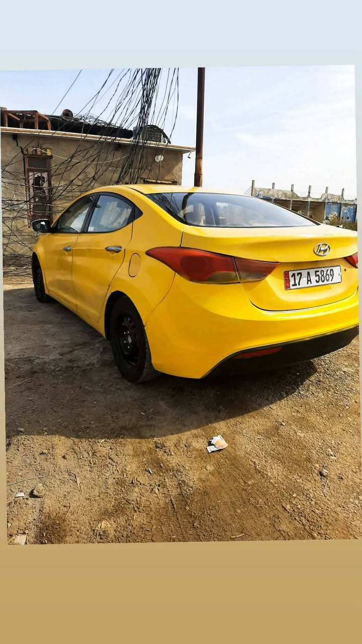 السعر ٧٩  النتره ٢٠١٢ بسمي ستوني حولته نكليزي مصفره من كلشي بسمي مباشر 
كير ومكينه مكفولات جاهز السياره تكسي تخم تاير كرهبايات كله جاهز ضربه جاملغ الخلفي بصيط
***********
