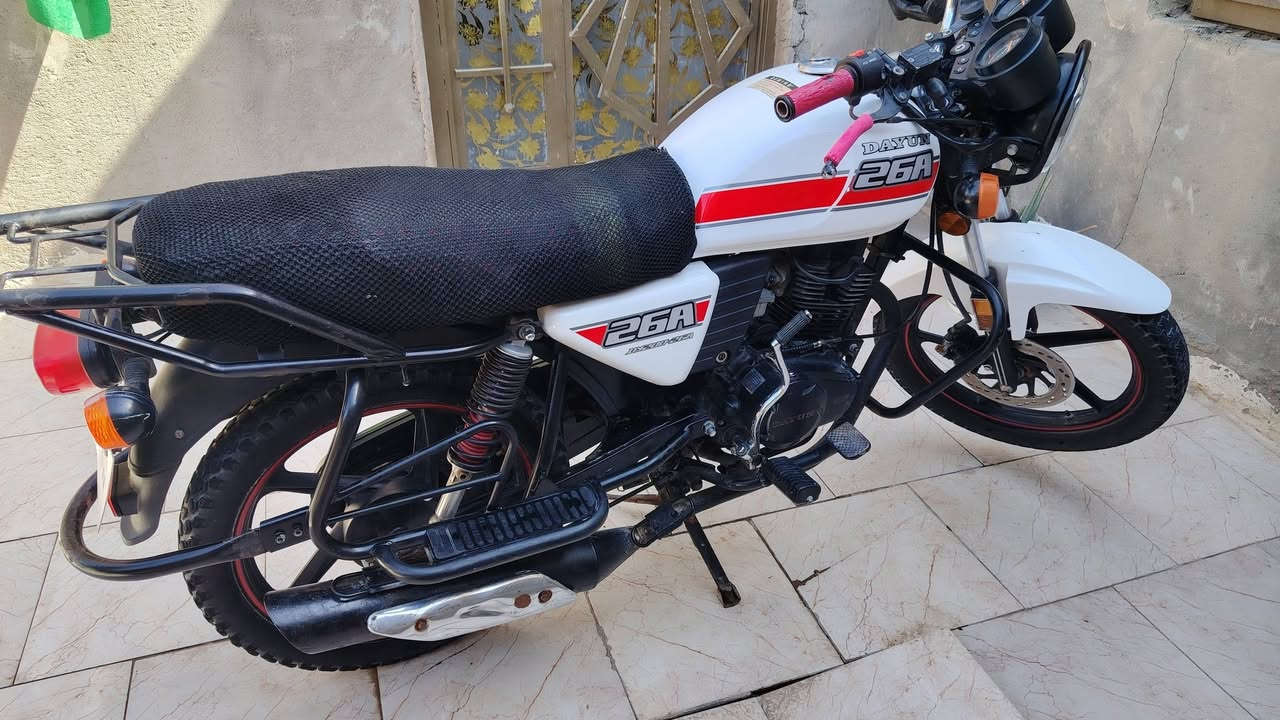 ديوان موديل، 21نضيفه دراجه مامفتوحه لاتبخير ولاتنقيص مكينه 200الون احمر شرط كهربايته كله شغاله المكان ناصريه قضاء الدوايه الشراي يتصل ***********او يجي خاص
